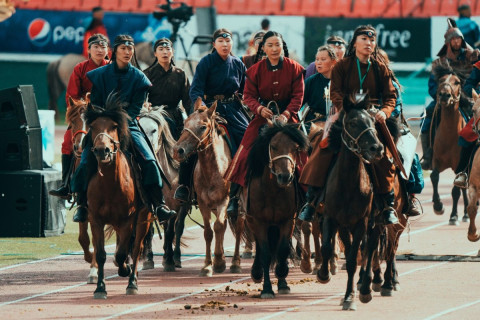 “Морьт харвааны 18 морийг минь алаад махалжээ“