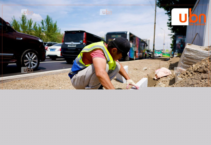 Яармагийн гүүрний зүүн талаас Д.Сүхбаатарын талбай хүртэлх 7 км явган хүний замыг шинэчилж байна