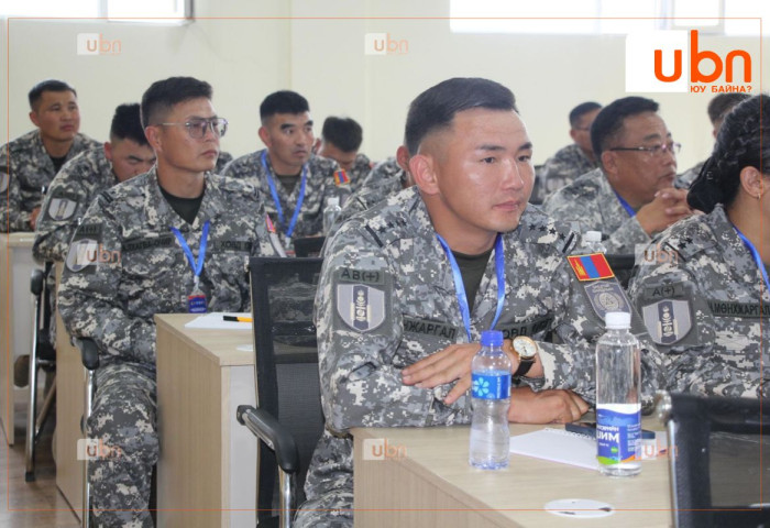 Баруун бүсийн офицер бүрэлдэхүүн гамшгаас хамгаалах команд штабын сургуульд хамрагдаж байна