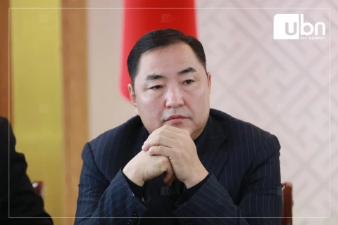 Б.Пүрэвдорж: Төрийн албаны шалгалтаар МАН-ын харьяалалтай бол шууд гарчихдаг. Харин АН-ынх бол ХОЁР САЯ төгрөг өгдөг