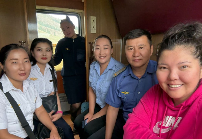 М.Нарантуяа-Нара: Сайд болохыг санаархсан хүн ингээд явж байх уу даа зайлуул…