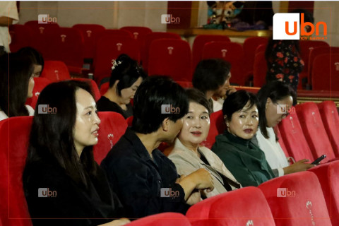 Хүүхэлдэйн театрынхан БНСУ-ын багш нараас “Жижиг хүүхэлдэйн театр“-ын бүтээлийн сургалт авч байна