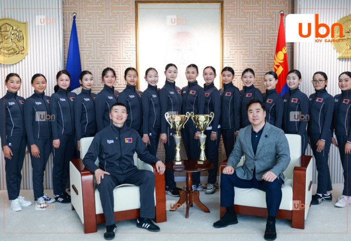 НИТХ-ын дарга А.Баяр дэлхийн аварга “Royal dance” хамтлагийн бүжигчдийг хүлээн авч уулзлаа