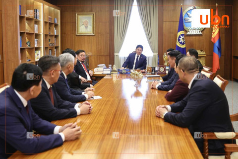 Монгол Улсын Ерөнхийлөгчид Засгийн газрын гишүүдийг танилцууллаа