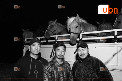 “Монгол хаан“ төслийн баг байт харвааныханд 10 морь хандивлалаа