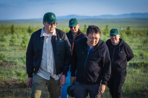 Хархорум хотын бүтээн байгуулалтад “Эрдэнэс Монгол“ нэгдэл 330,000 мод тарилаа