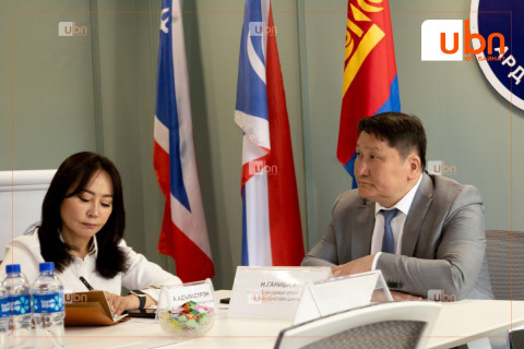 АН-ын  Шинэ Үндсэн дүрэм, хөтөлбөрийн үзэл санааг гишүүдийн дунд төлөвшүүлэх нь  “Намын гишүүний ёс зүй” лекц, сургалтын онцлог гэв