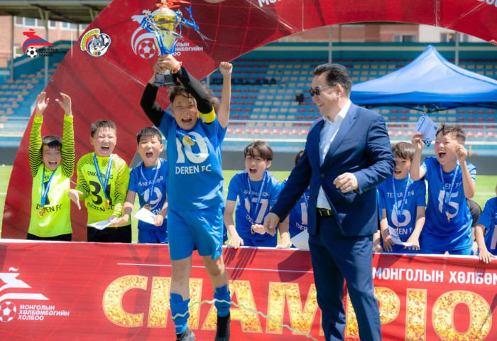 “Грассрүүтс“ U11 насны ангиллын АШТ-д “Дэрэн цэнхэр“ баг шалгарч, алтан медаль, аваргын цомын эзэд боллоо