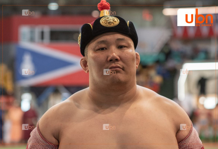 Н.Батсуурь: Аав минь муу хүн юм байна гэсэн мэдрэмж төрүүлэх вий гэж айдаг