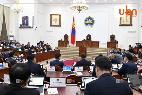 УИХ-ын чуулганы хуралдаан 14.00 цагаас эхэлж, гурван хуулийн төсөл хэлэлцэнэ