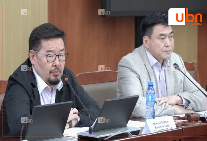 Вакцины эсрэг зохион байгуулалттай худал мэдээлэл түгээсэн хүмүүсийг олж тогтоон, хариуцлага тооцохыг ЦЕГ, ТЕГ-ын удирдлагуудад даалгалаа