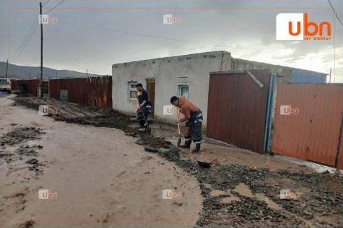 Говь-Алтай аймагт үер бууж, 13 айл усанд автжээ