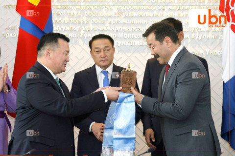 ШУУРХАЙ: УИХ дахь МАН-ын бүлгийн даргаар Ж.Бат-Эрдэнийг томиллоо