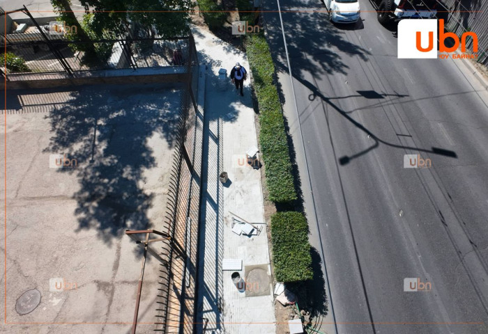 Зүүн 4 замын уулзвараас Офицеруудын ордны тойрог хүртэлх замын урд хэсгийн 2.3 км явган замыг шинэчилж байна