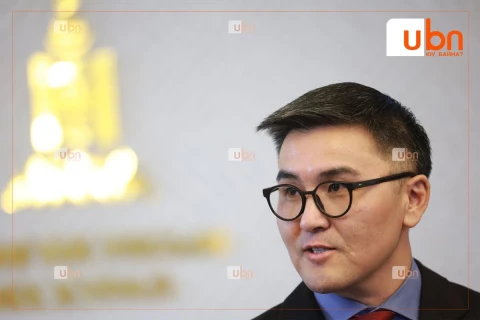 Ч.Лодойсамбуу: Бүтээн байгуулалт гээд зандраад байсан асфальтан түрхлэгүүд нь ганц бороо даахгүй ховхроод уналаа