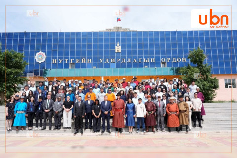 Дундговьд залуус цөлжилттэй тэмцэх шийдлээ хэлэлцлээ