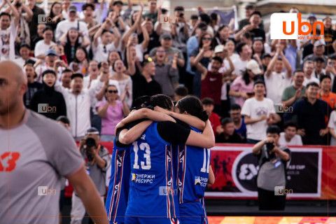 Эмэгтэй шигшээ баг хэсгийн эхний тоглолтоо Бразилын  шигшээ багийн эсрэг хийж, эцсийн мөчид хожлоо