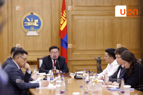 Ерөнхий сайд Г.Занданшатар хөрөнгө оруулалт татаж, улсын эдийн засагт дэмжлэг үзүүлэхэд онцгой анхаарахыг Элчин сайд нарт үүрэг болголоо