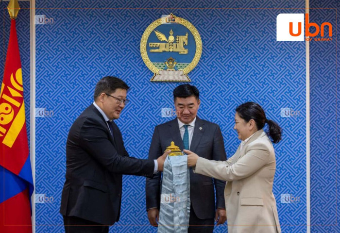 ЗГХЭГ-ын Тэргүүн дэд даргын үүрэг гүйцэтгэгчээр томилогдсон Д.Мөнх-Эрдэнэ энэ сарын 19-ний тамгаа хүлээж авчээ