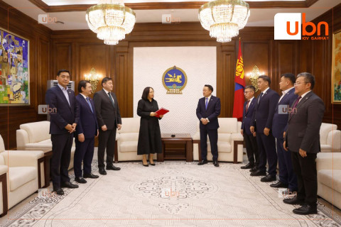 ЧУУЛГАН: УИХ-ын гишүүн Б.Жаргалан нарын санаачилсан “Үндэсний их баяр наадмын тухай хуульд Ардчилсан хувьсгалын ойн баяр наадмыг хамтатган тэмдэглэх“-ээр тусгасан хуулийн төслийг хэлэлцэнэ