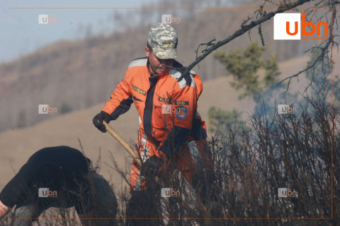 ОБЕГ: 5 аймгийн 9 суманд гарсан 14 ой, хээрийн гал түймрийг унтраахаар ажиллагааг зохион байгуулж байна