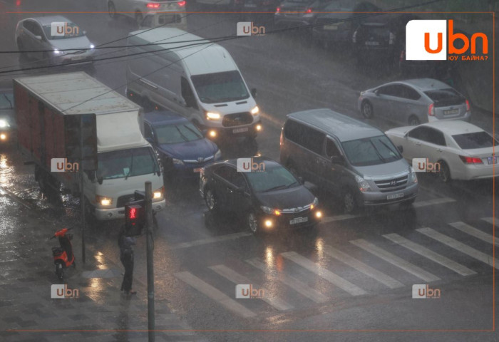 ӨГЛӨӨНИЙ МЭНД: Улаанбаатарт 31 хэм дулаан, дуу цахилгаантай аадар бороо орно