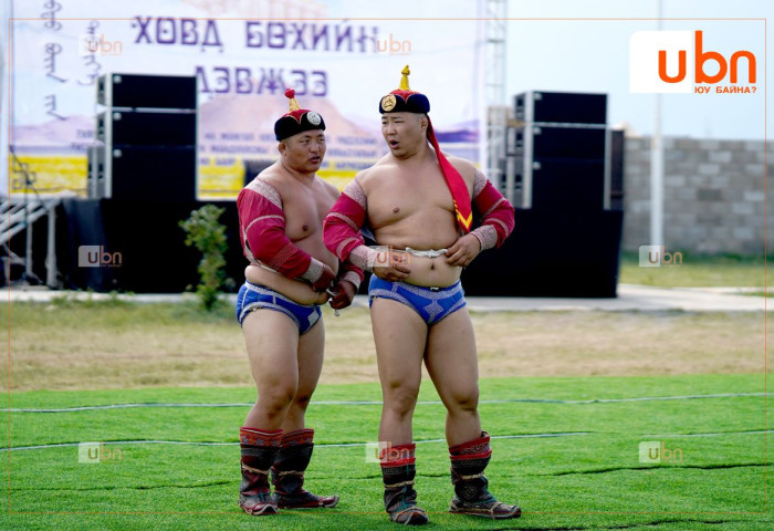 Ховд бөхийн дэвжээний сорилго барилдаанд Улсын аварга О.Хангай, Улсын заан Б.Пүрэвсайхан, Б.Бат-Өлзий, Улсын харцага Г.Ганхуяг нар ШӨВГӨРЛӨӨ