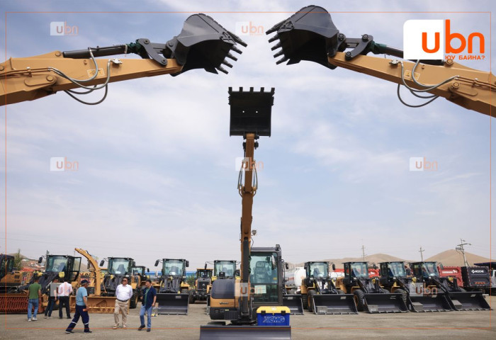 Хот, нийтийн аж ахуйн салбарын парк шинэчлэлтийн хүрээнд тав дахь ээлжийн 66 тусгай зориулалтын машин механизмыг хүлээн авлаа