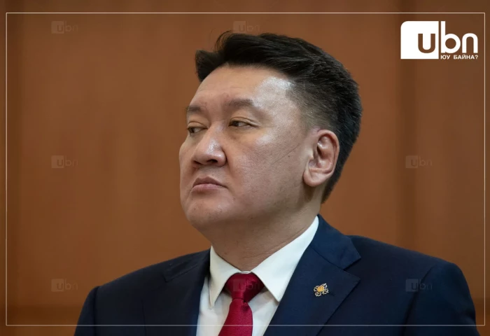 “Б.Жавхлан сайд Л.Гантөмөрийг байхгүй болохоор ганцаардаад байгаа юм уу. Асуултад муу хариулаад байна“