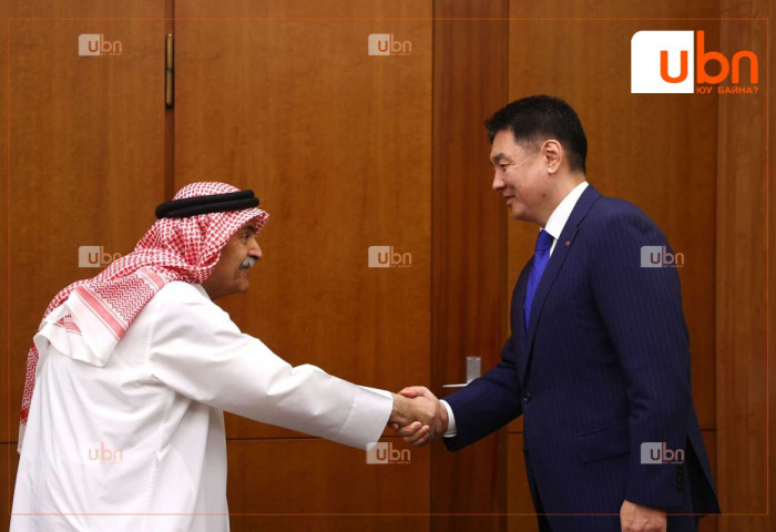 Ерөнхийлөгч У.Хүрэлсүх Олон улсын сагсан бөмбөгийн холбооны тэргүүнийг хүлээн авч уулзлаа