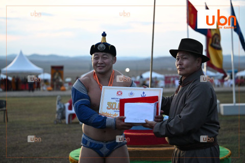 Улсын начин Д.Амарсайхан түрүүлж, Улсын гарьд Б.Гончигдамба үзүүрлэлээ