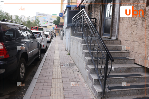 Явган хүний замаар хоёр ба түүнээс дээш хүн зэрэг зорчиход хүндрэлтэй байна