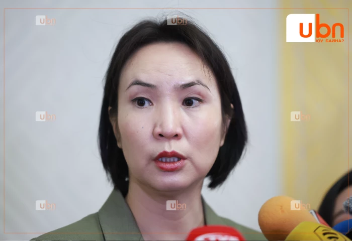 ШУУД: УИХ-ын гишүүн М.Мандхай нарын гишүүд 2025 оны төсвийн тодотголын асуудлаар мэдээлэл хийж байна