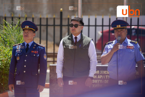 СХД-ийн ИТХ-ын дарга Б.Золбоо автомашин гардууллаа