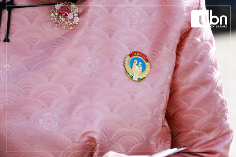 НББХ: Олон хүүхэд төрүүлж өсгөсөн эхийг урамшуулах хуулийн төслийг УИХ-аар хэлэлцэхийг дэмжлээ