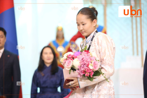 ФОТО: Монгол Улсын хамгийн залуу эмэгтэй ГАВЬЯАТ ТАМИРЧИН 18 настай Н.Нандинхүсэл