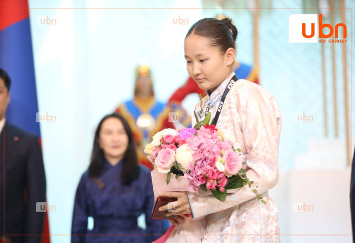 ФОТО: Монгол Улсын хамгийн залуу эмэгтэй ГАВЬЯАТ ТАМИРЧИН 18 настай Н.Нандинхүсэл