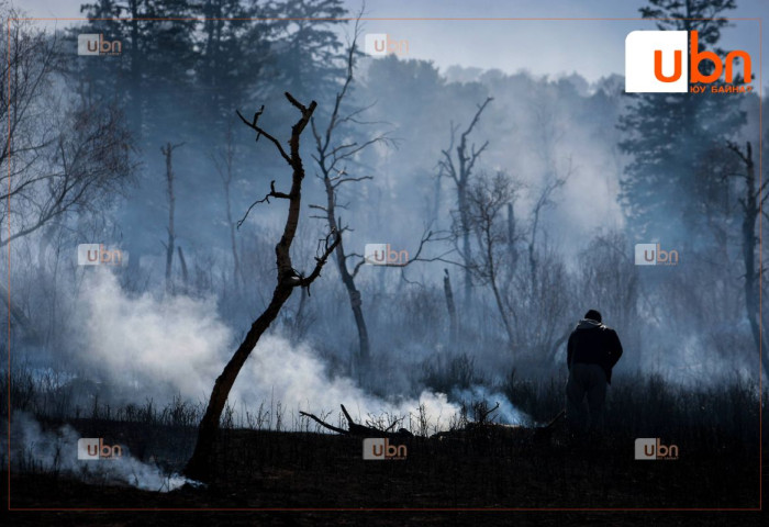 Сэлэнгэ аймгийн 4 сумын 7 газарт гарсан галыг унтраахаар онцгойгийнхон ажиллаж байна