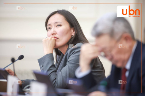 Б.Уянга: Нүүрсний үнэ уначихсан учраас өөр боломж хайвал “Алт-3” аян л байна