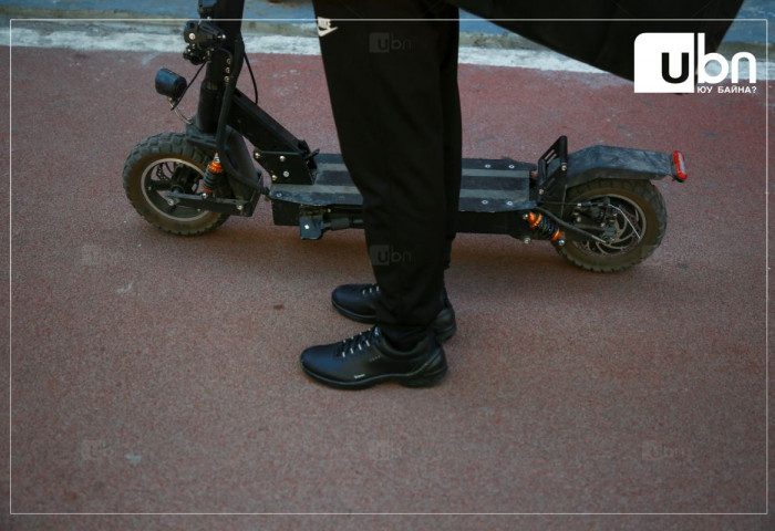 Цахилгаан скүүтер, цахилгаан дугуйн хөдөлгөөний аюулгүй байдлыг зохицуулах зорилго бүхий Замын хөдөлгөөний аюулгүй байдлын тухай хуульд нэмэлт, өөрчлөлт оруулах тухай хуулийн төслийг өргөн мэдүүллээ