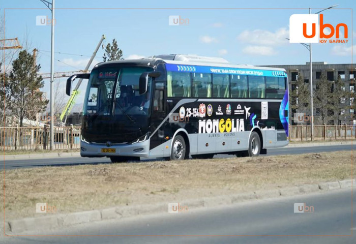 “Чингис хаан” олон улсын нисэх буудал чиглэлийн нийтийн тээврийн автобус англи хэлтэй хөтөчтэй болжээ