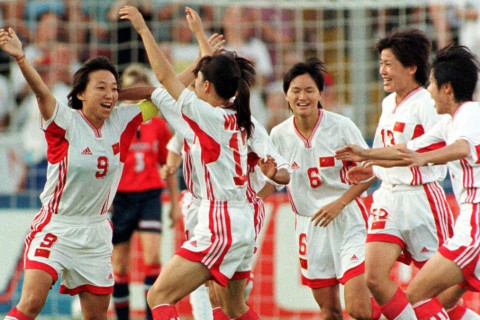 Үсний өнгөнөөс болж эмэгтэйчүүдийн хөлбөмбөгийн тэмцээн цуцлагджээ