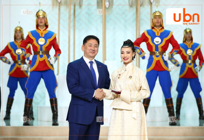 Бүжигчин М.Бямбаа ГАВЬЯАТ ЖҮЖИГЧИН цол хүртлээ