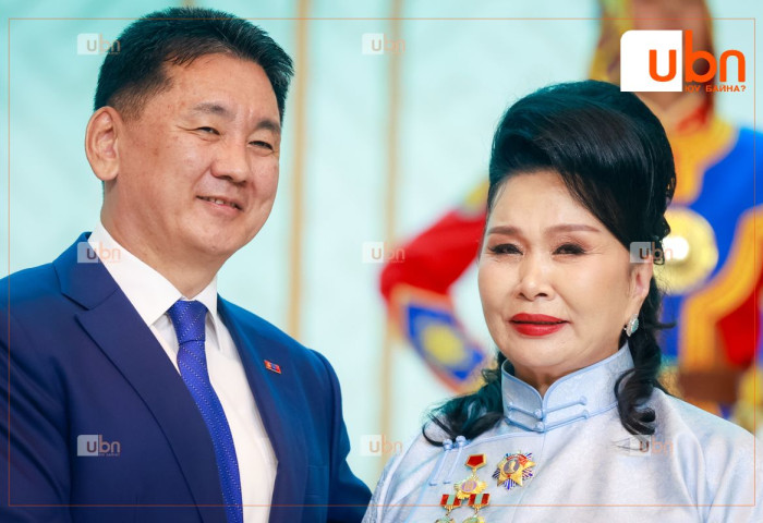 Ардын жүжигчин А.Долгор Хөдөлмөрийн баатар цол хүртлээ