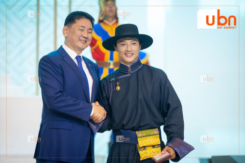 Уран нугараач Э.Лхагва-Очирт МУГЖ цол олголоо