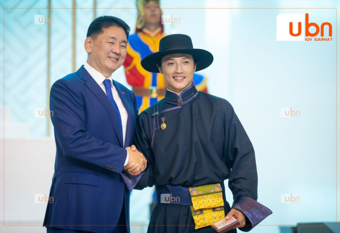 Уран нугараач Э.Лхагва-Очирт МУГЖ цол олголоо