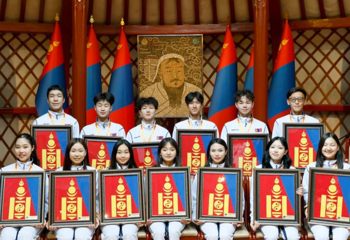 Энэ жилээс эхлэн улс орныхоо нэрийг олон улсад гаргасан уран бүтээлч, тамирчдыг баяр наадмын нээлтэд оролцуулдаг болно