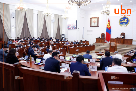 ЧУУЛГАН: Байнгын болон дэд хороодын бүрэлдэхүүнийг шинэчлэн баталлаа