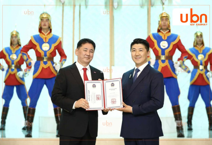 Ерөнхийлөгчийн зарлигаар дипломат цол хүртээлээ