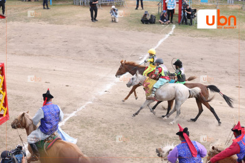 ШҮДЛЭН: Төв аймгийн Заамар сумын уяач Ж.Түмэн-Өлзийгийн бор шүдлэн түрүүллээ